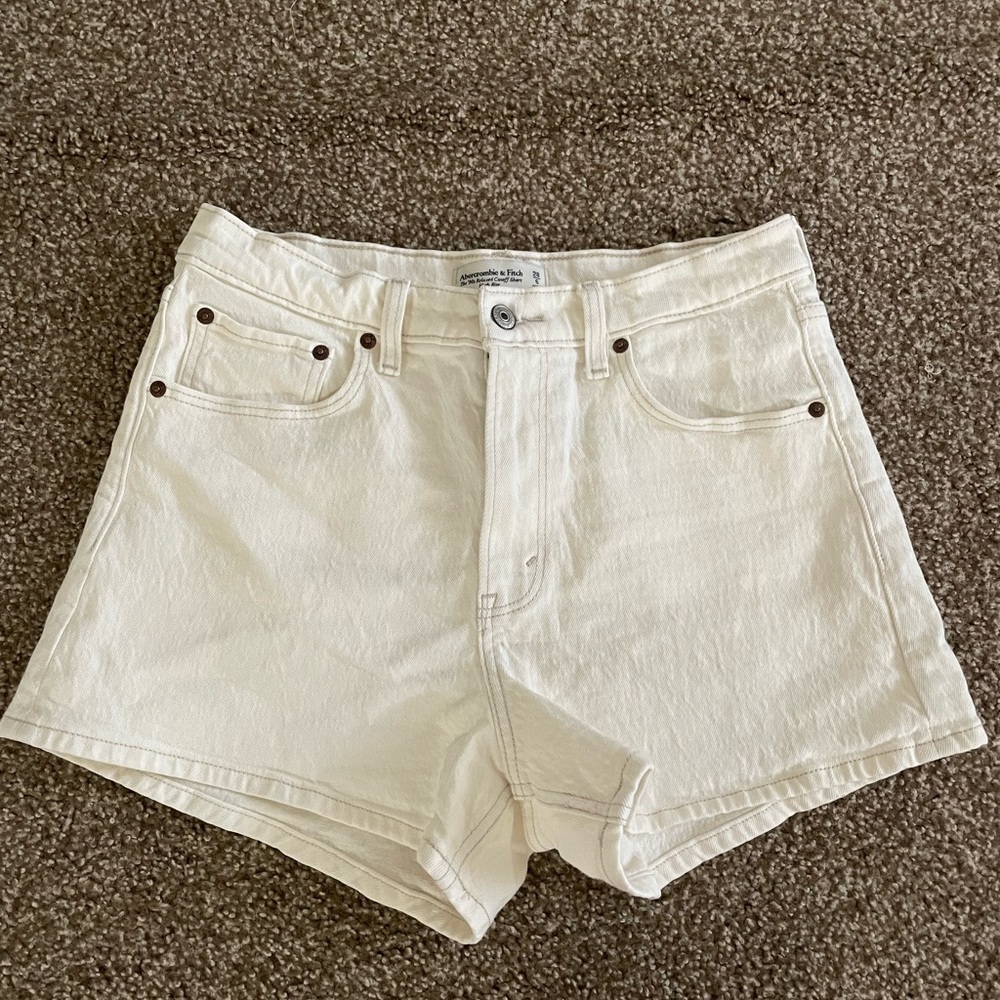Abercrombie & Fitch High Rise 90s Cutoff Short, size 28/6